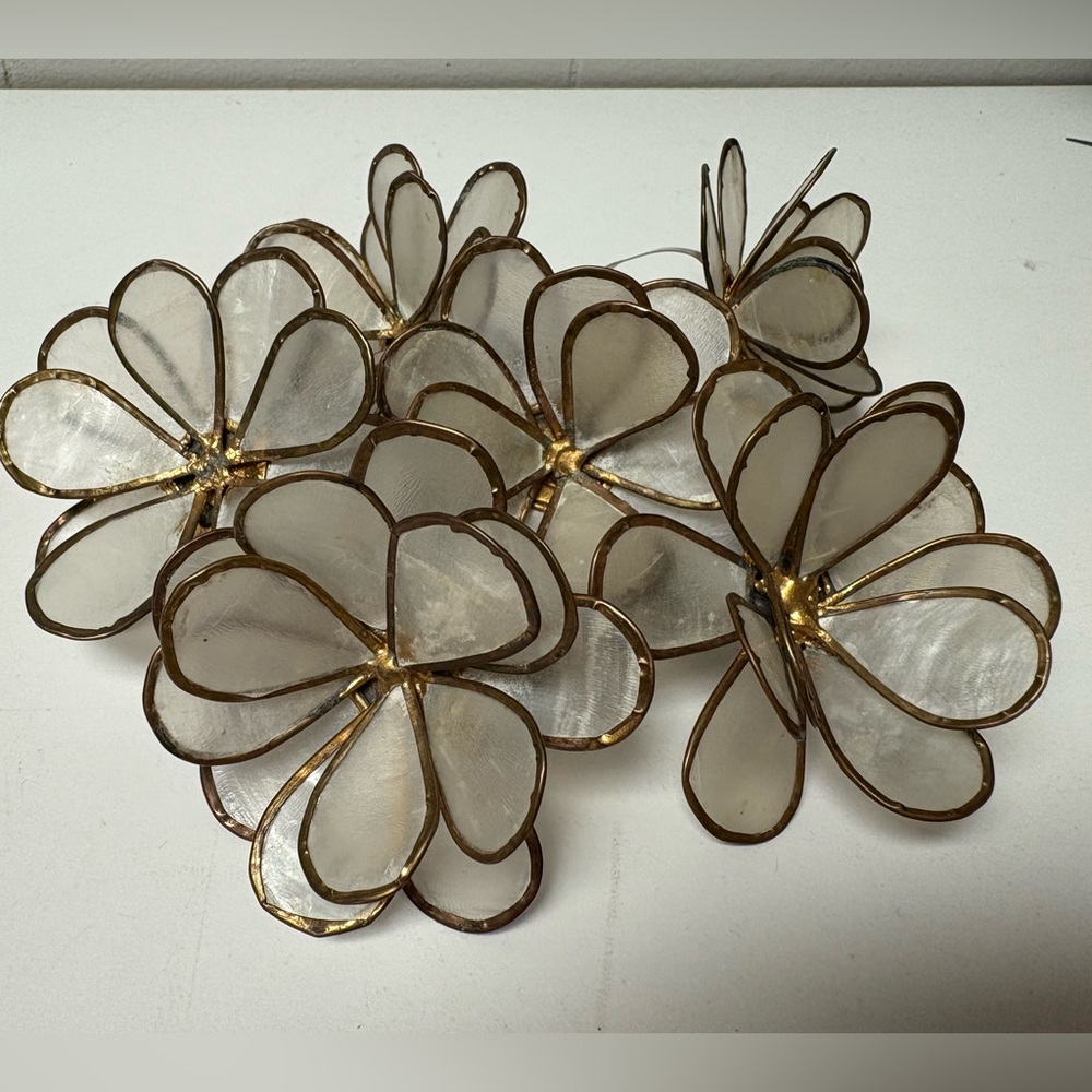 Rare Set of 6 Capiz Shell and Brass Leaded Flower Napkin Rings Vintage 3” EUC